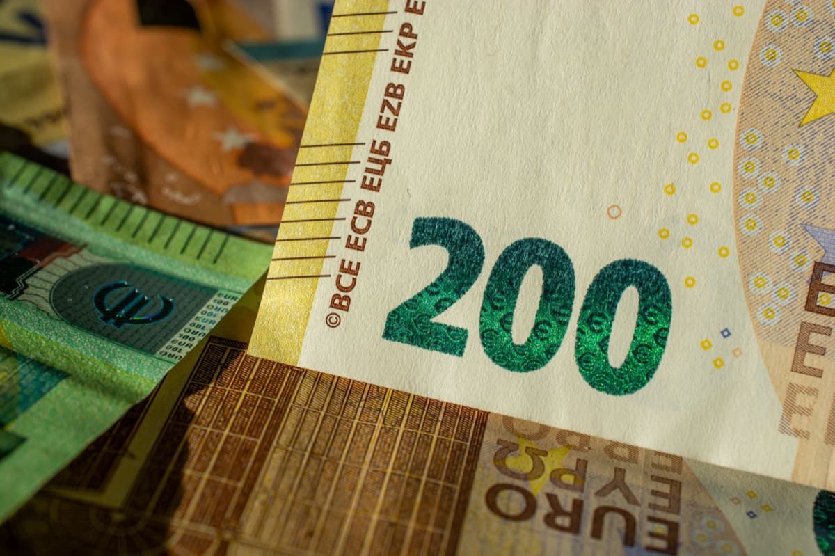 Central Banks Split in June 2026: ECB Hikes, Fed Holds