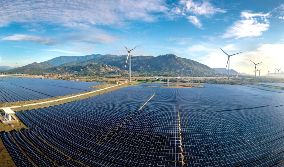 Renewable Grid Hits Record Share During Spring Peak